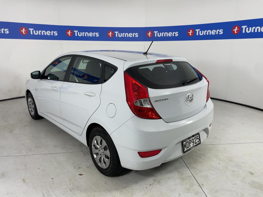 Photo '5' of Hyundai Accent