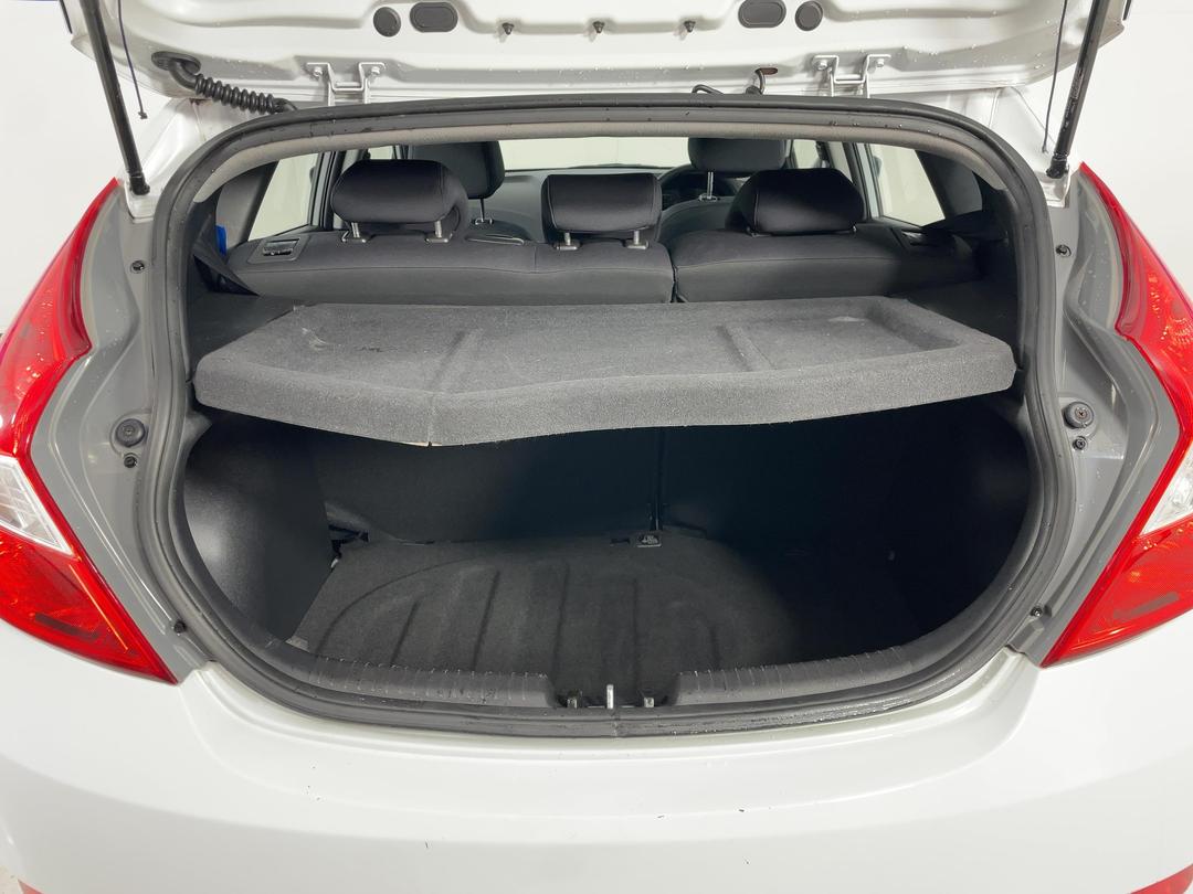 Photo '14' of Hyundai Accent