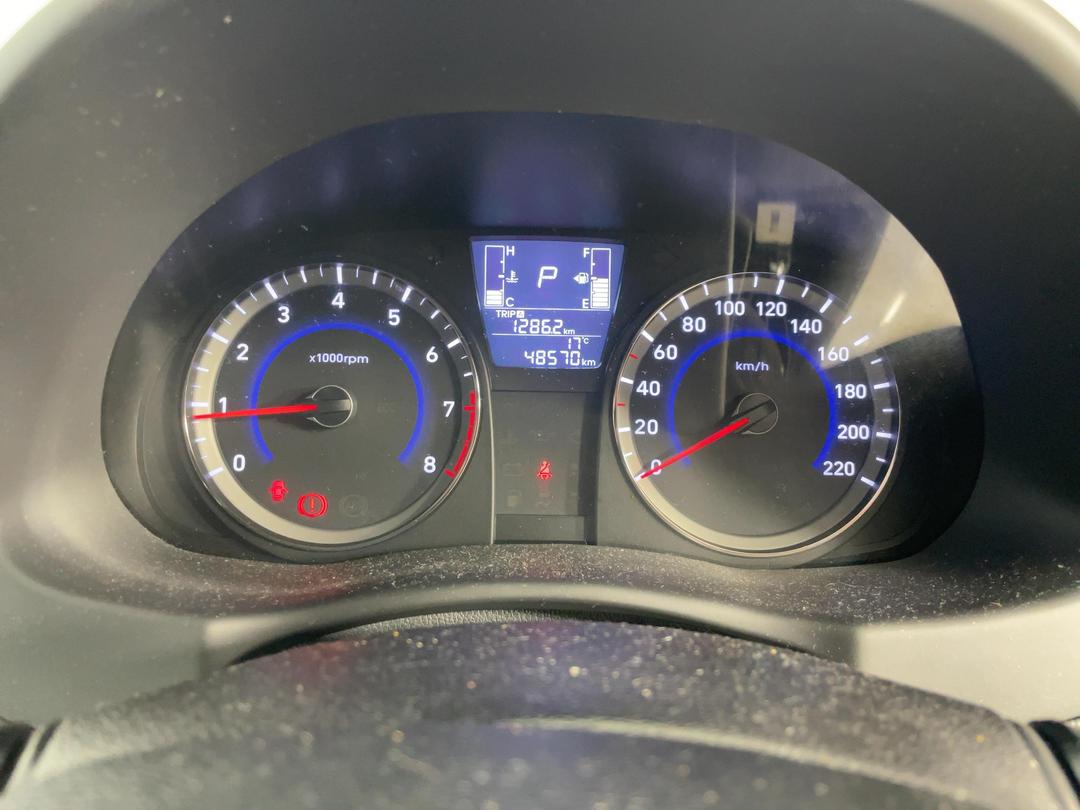 Photo '21' of Hyundai Accent