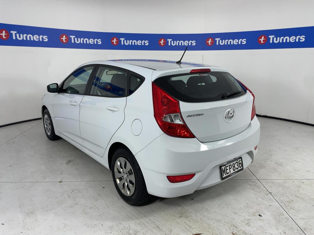 Photo '5' of Hyundai Accent