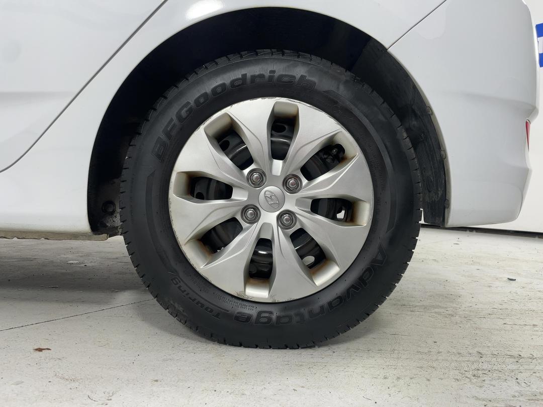 Photo '11' of Hyundai Accent