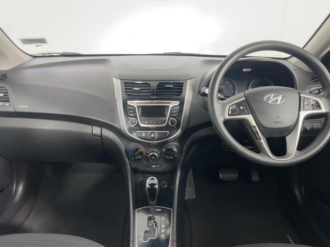 Photo '17' of Hyundai Accent