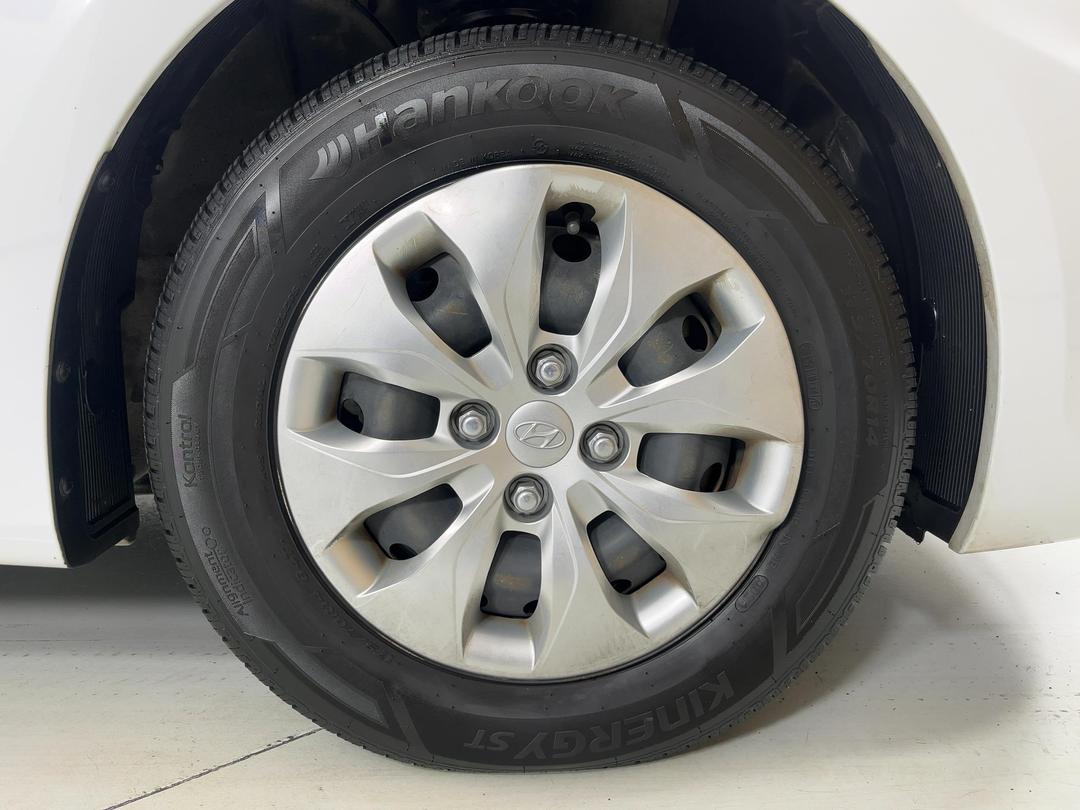 Photo '9' of Hyundai Accent
