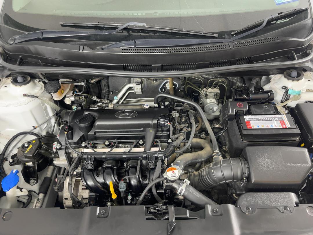 Photo '13' of Hyundai Accent