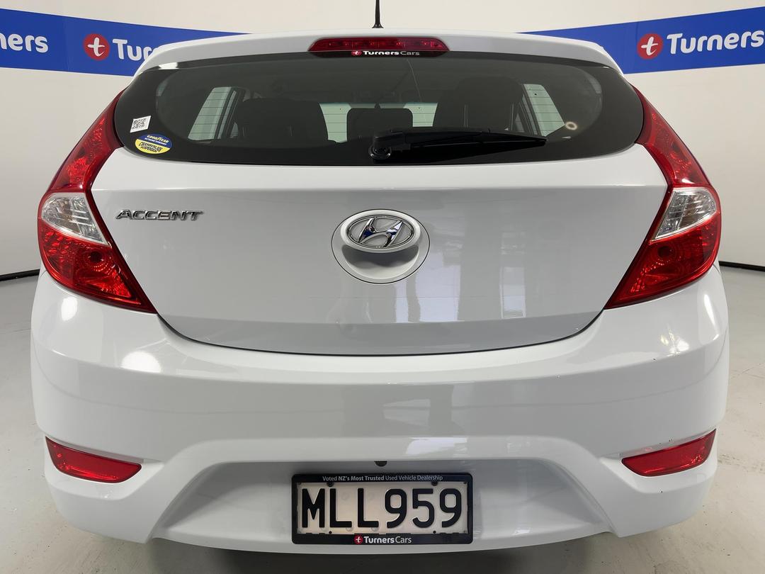 Photo '6' of Hyundai Accent