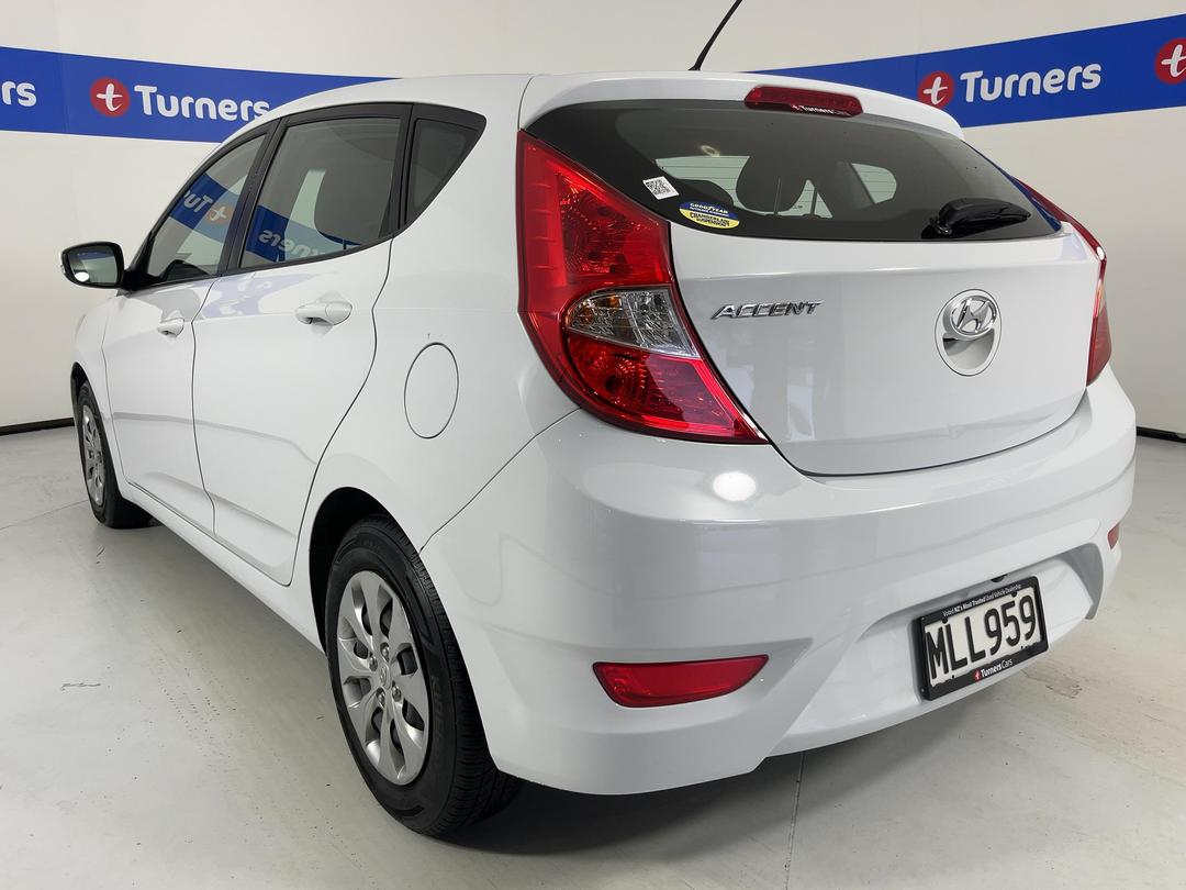 Photo '5' of Hyundai Accent