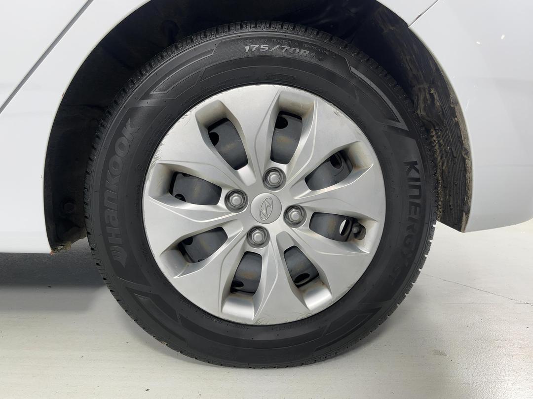 Photo '11' of Hyundai Accent