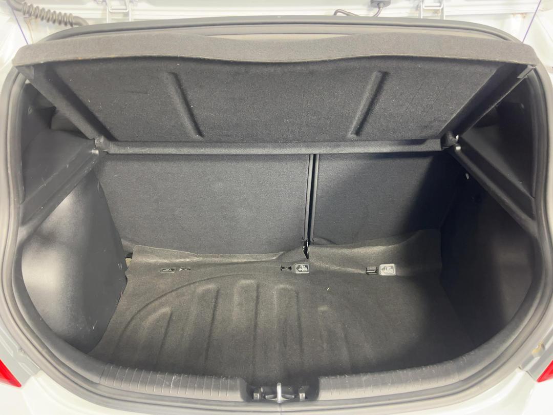 Photo '14' of Hyundai Accent