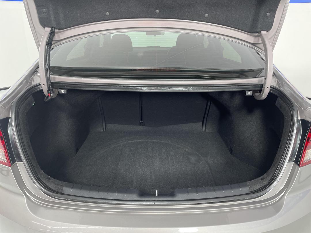 Photo '14' of Hyundai Elantra