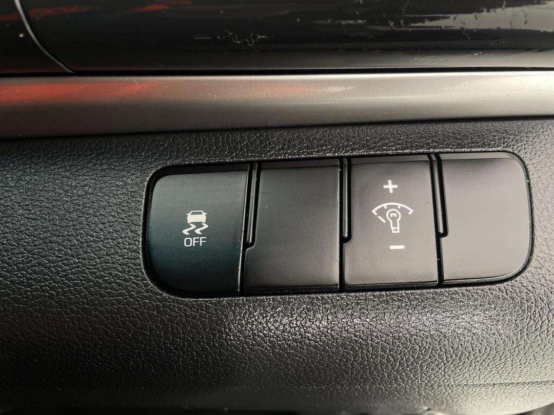 Photo '23' of Hyundai Elantra