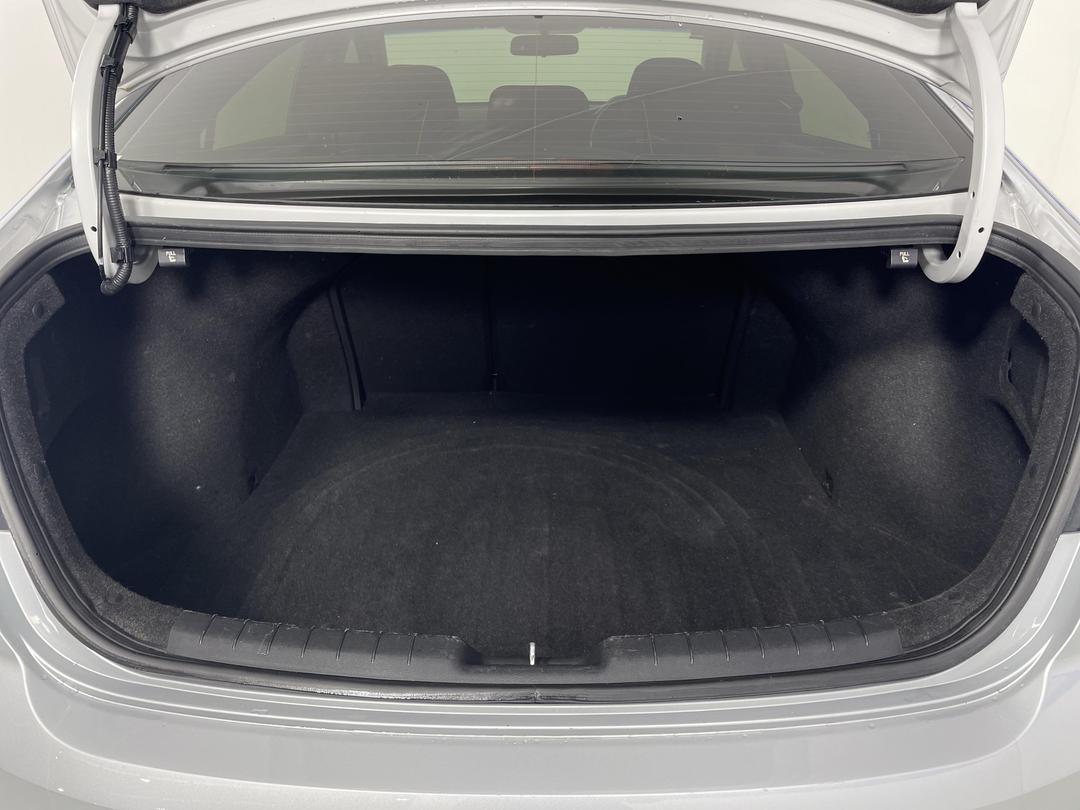 Photo '14' of Hyundai Elantra