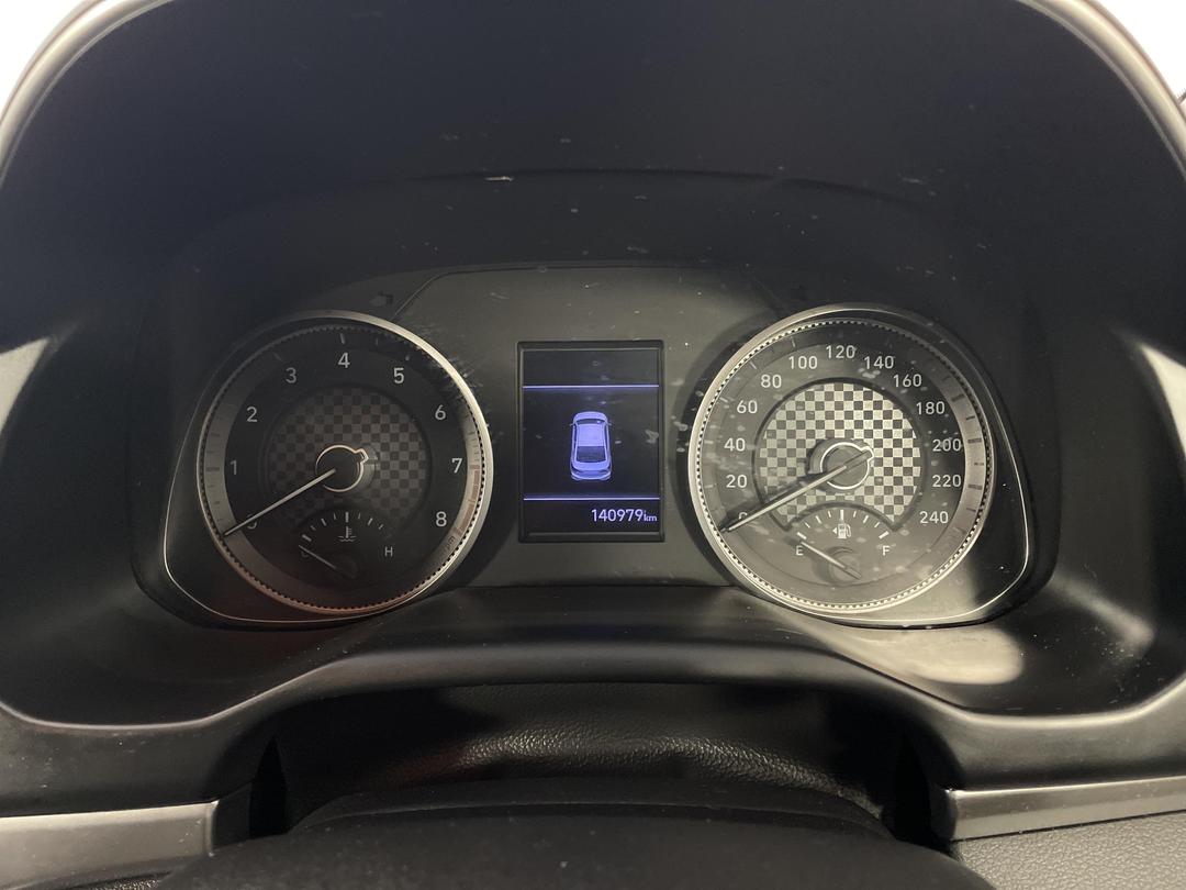 Photo '21' of Hyundai Elantra