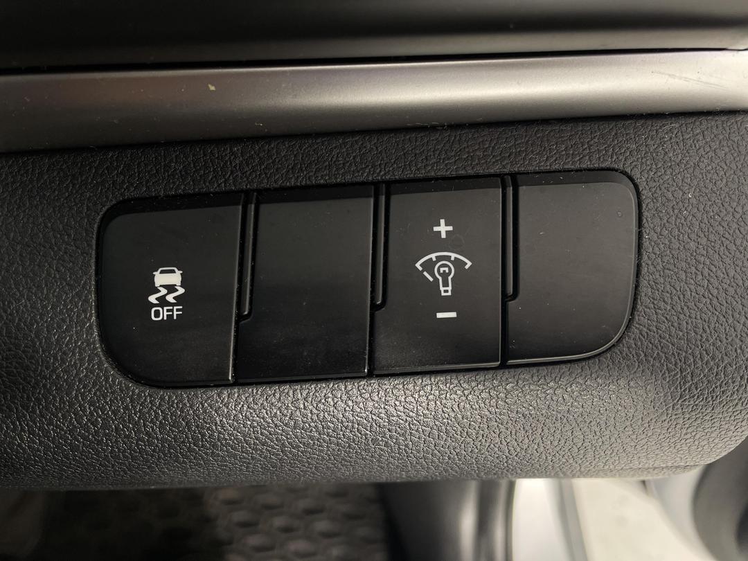 Photo '23' of Hyundai Elantra