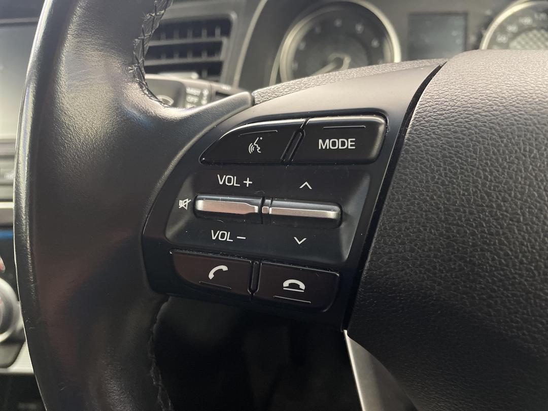 Photo '25' of Hyundai Elantra