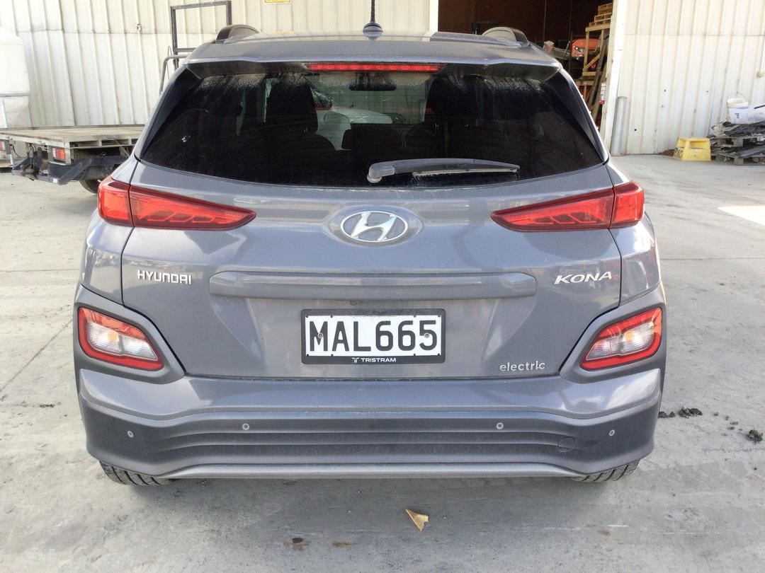 Photo '6' of Hyundai Kona EV 64KWH