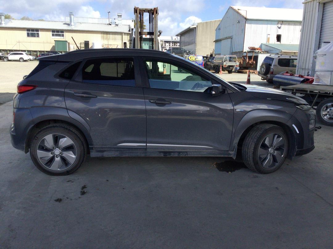 Photo '8' of Hyundai Kona EV 64KWH