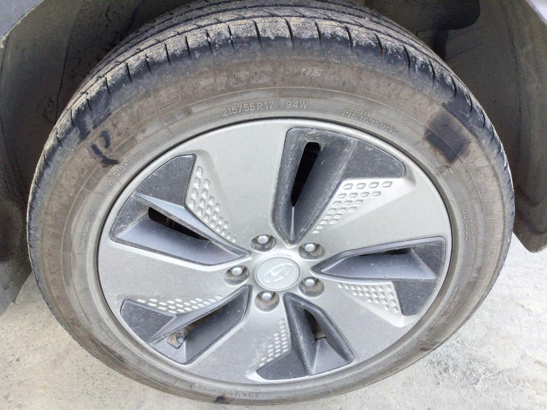 Photo '11' of Hyundai Kona EV 64KWH