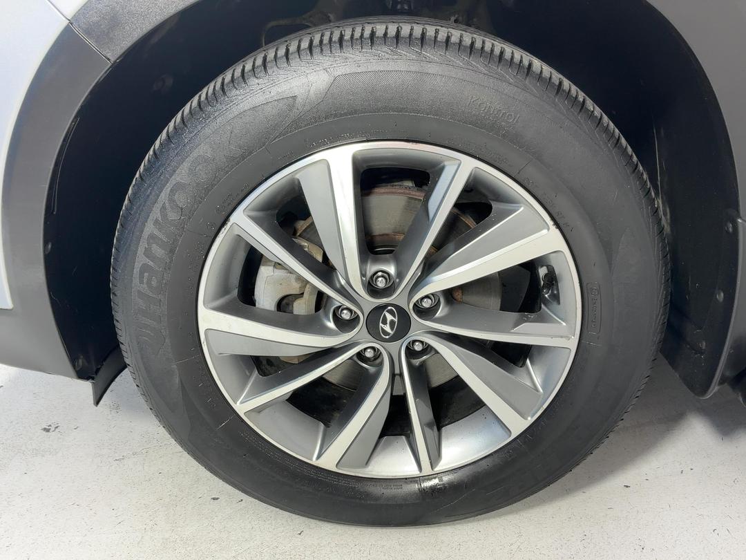 Photo '10' of Hyundai Santa FE