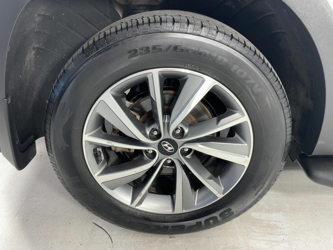 Photo '12' of Hyundai Santa FE