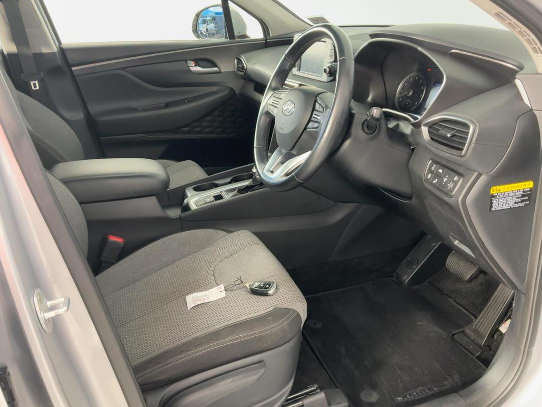 Photo '16' of Hyundai Santa FE