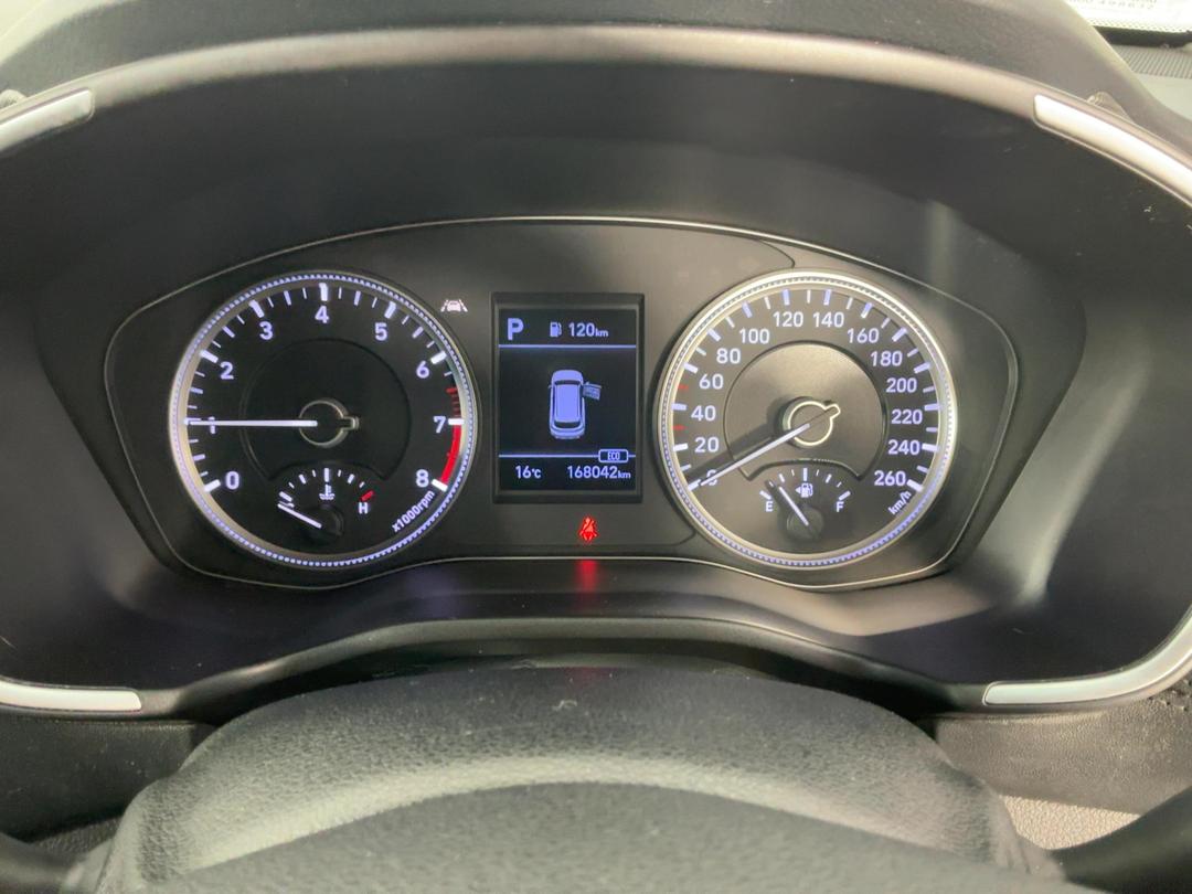 Photo '21' of Hyundai Santa FE