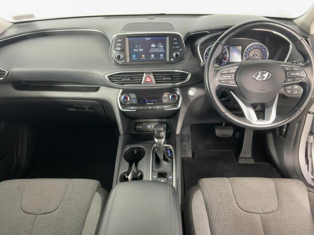 Photo '17' of Hyundai Santa FE