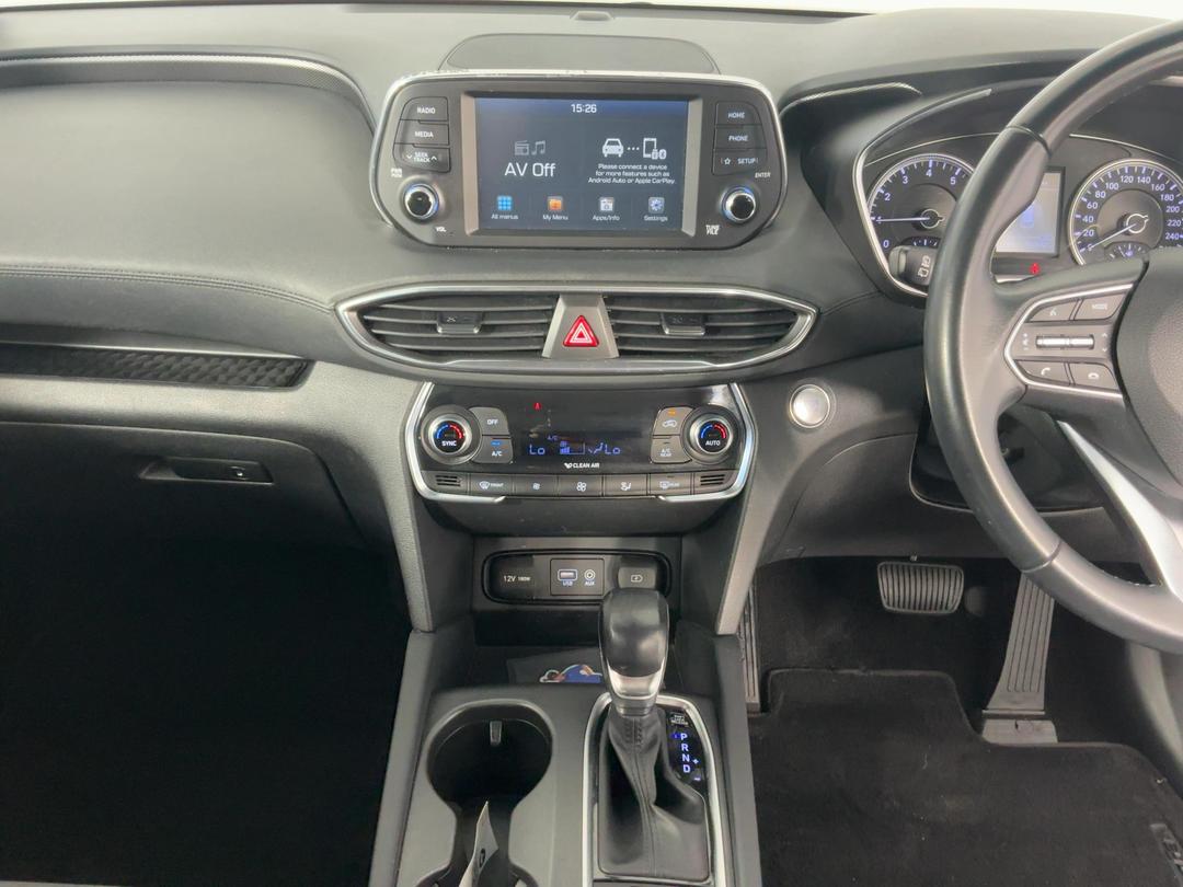 Photo '18' of Hyundai Santa FE