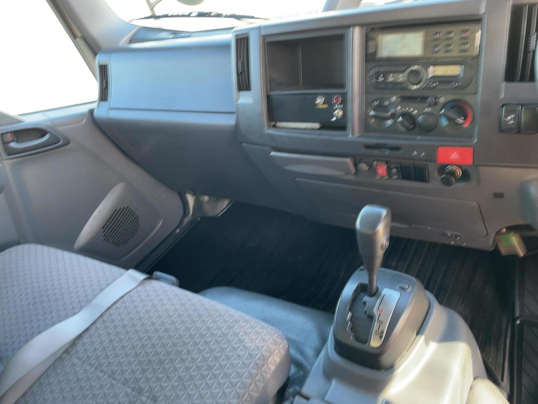 Photo '25' of Isuzu ELF Chiller