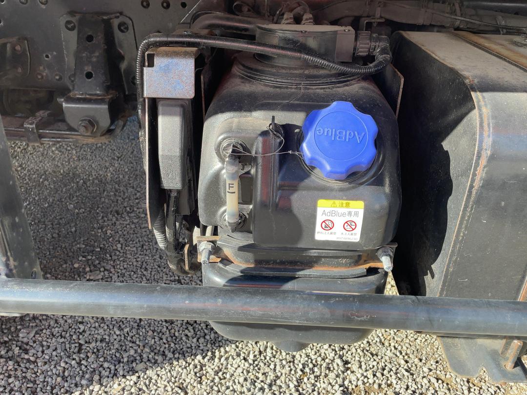 Photo '34' of Isuzu ELF Chiller