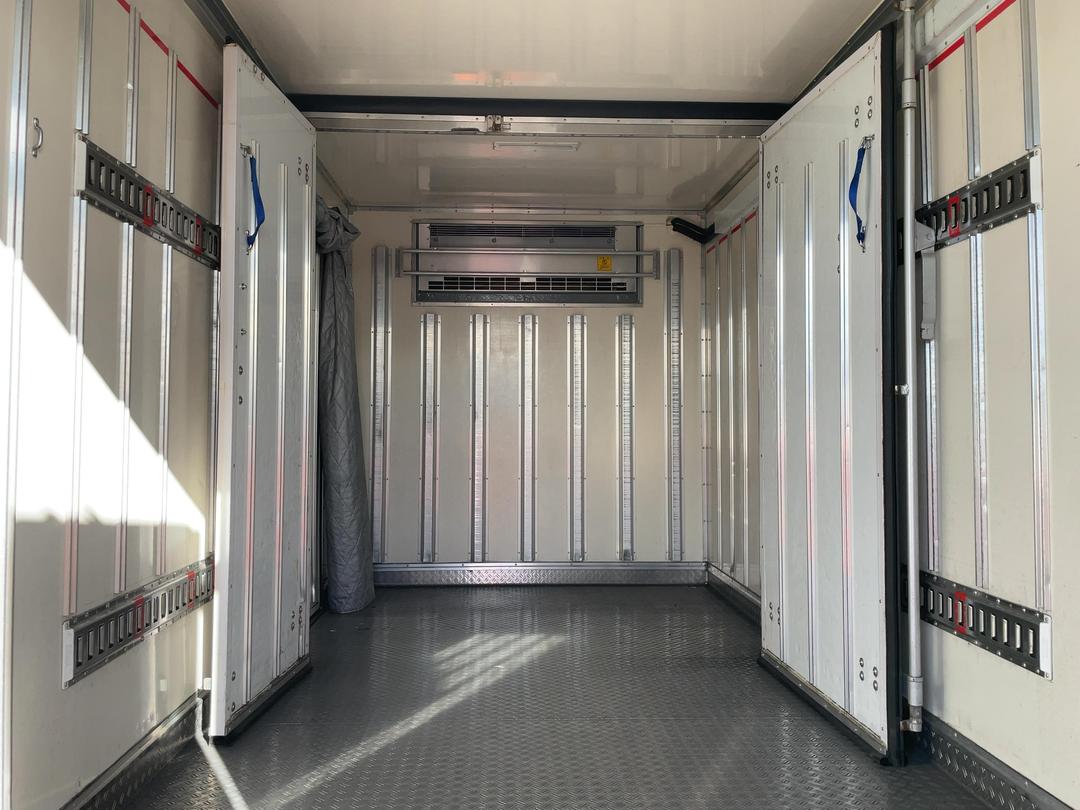 Photo '36' of Isuzu ELF Chiller