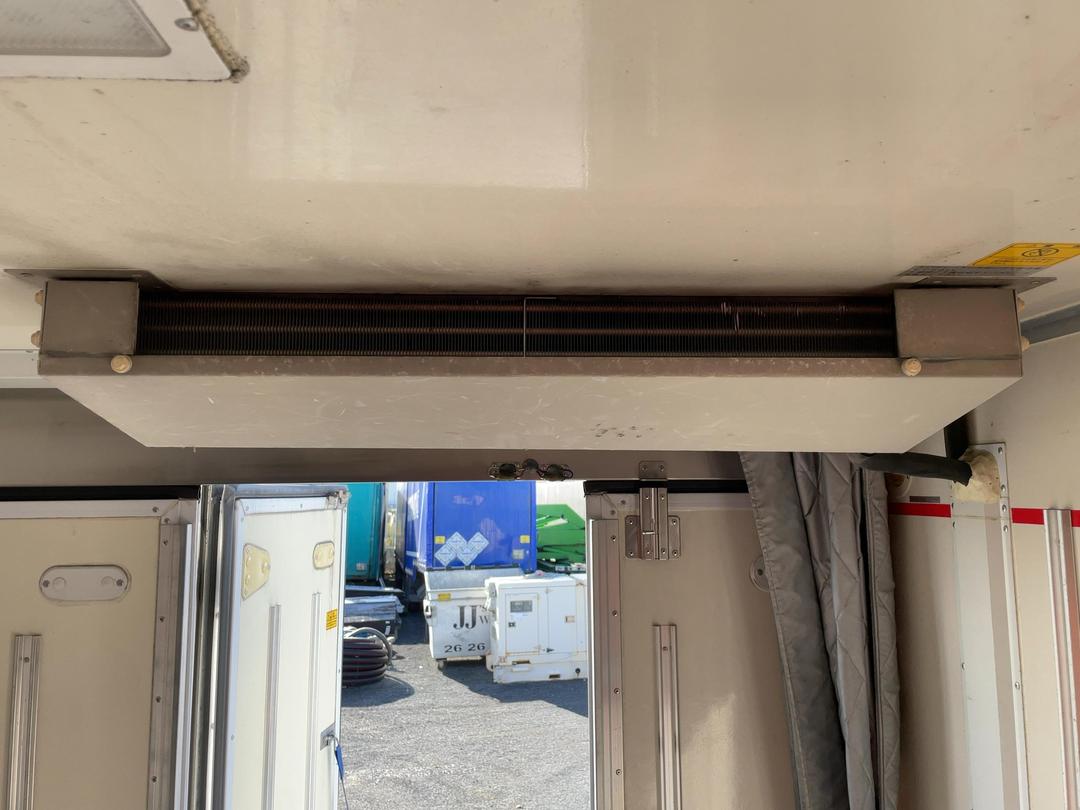Photo '39' of Isuzu ELF Chiller