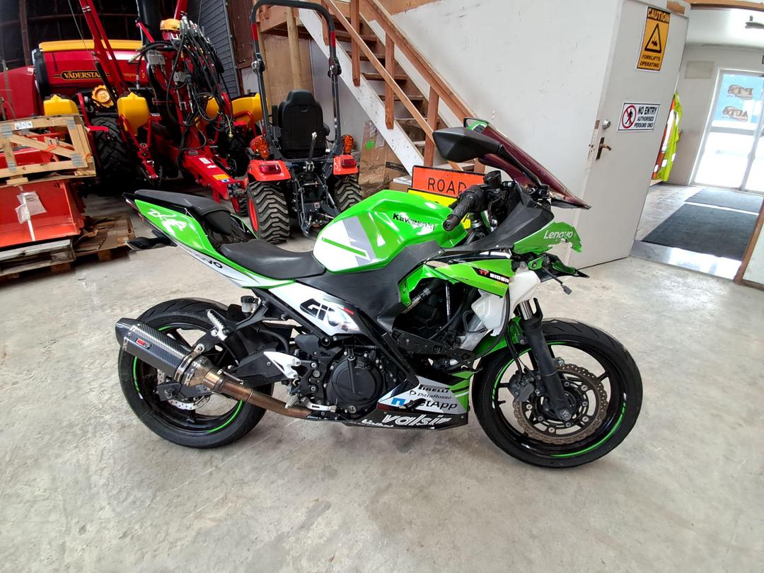 Photo '3' of Kawasaki EX 400