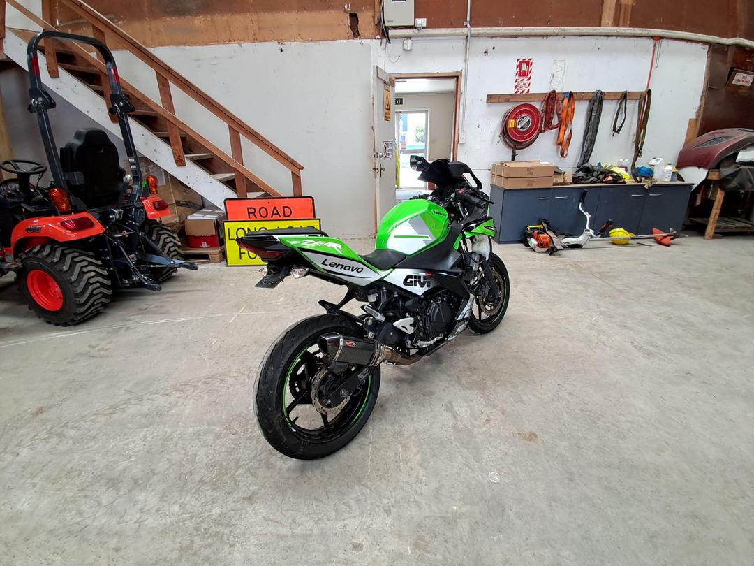 Photo '4' of Kawasaki EX 400