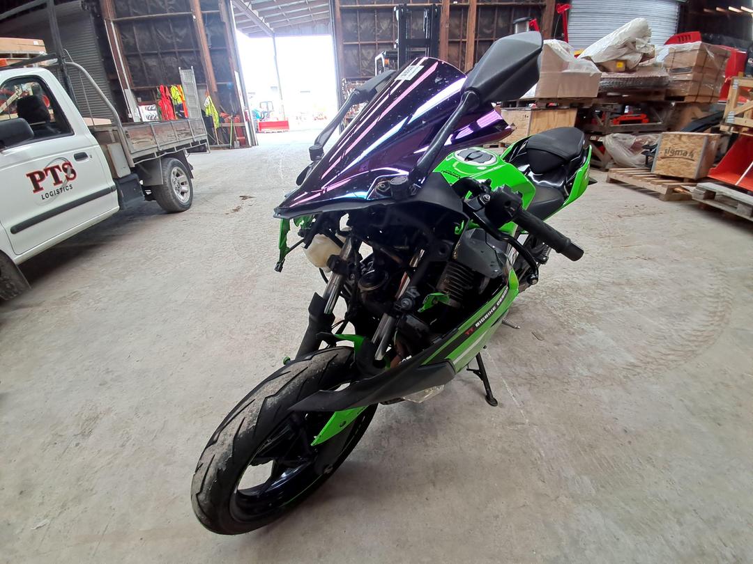 Photo '11' of Kawasaki EX 400