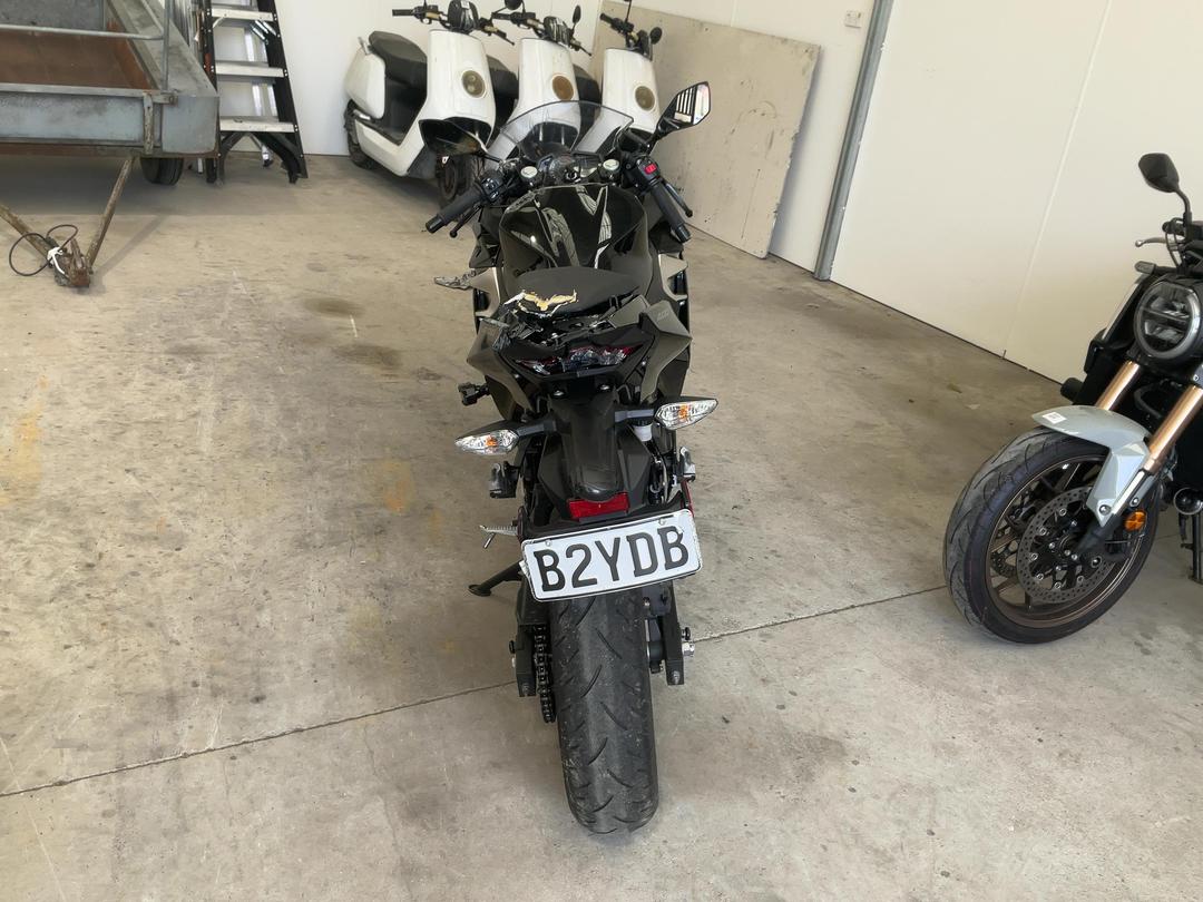 Photo '6' of Kawasaki EX 400G L