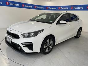 Photo '4' of KIA Cerato