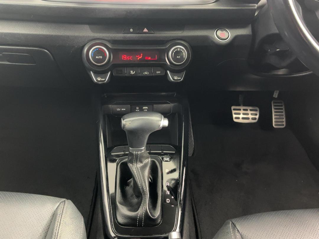 Photo '18' of KIA RIO
