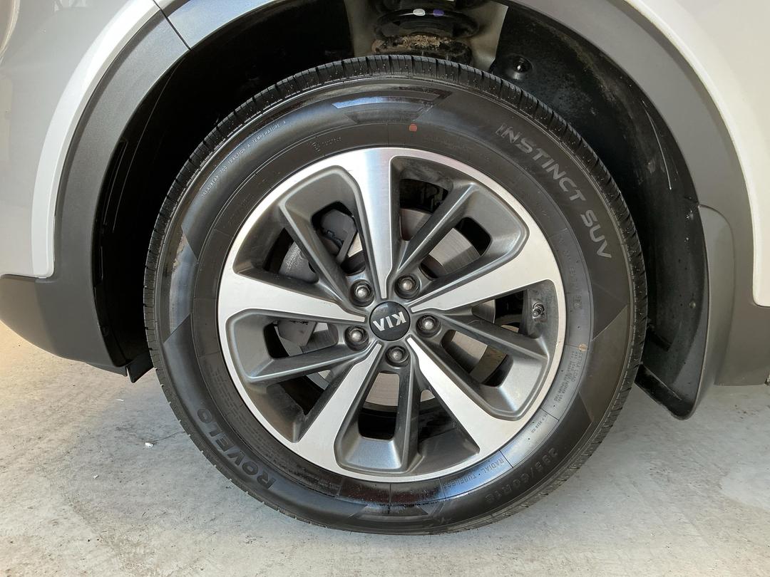 Photo '10' of KIA Sorento