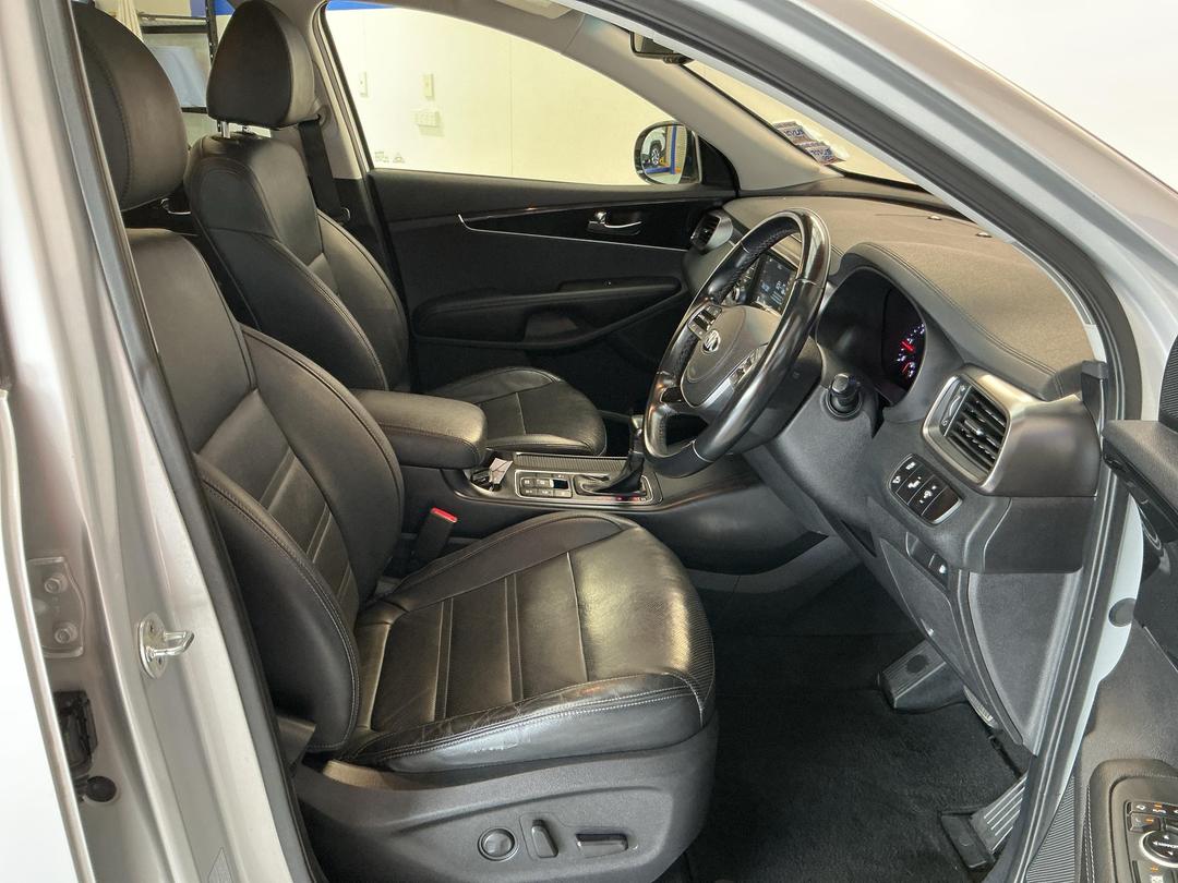 Photo '16' of KIA Sorento