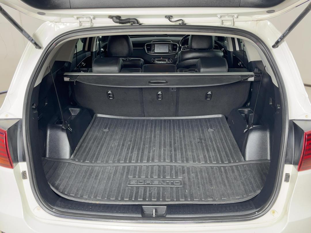 Photo '14' of KIA Sorento