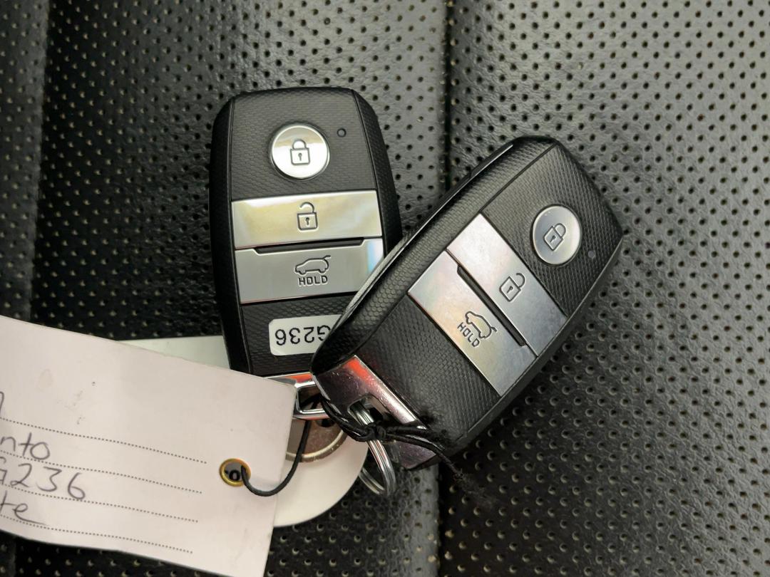 Photo '22' of KIA Sorento