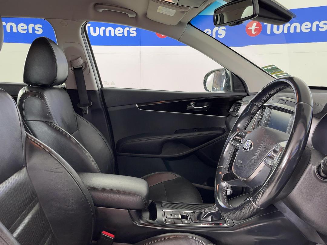 Photo '16' of KIA Sorento