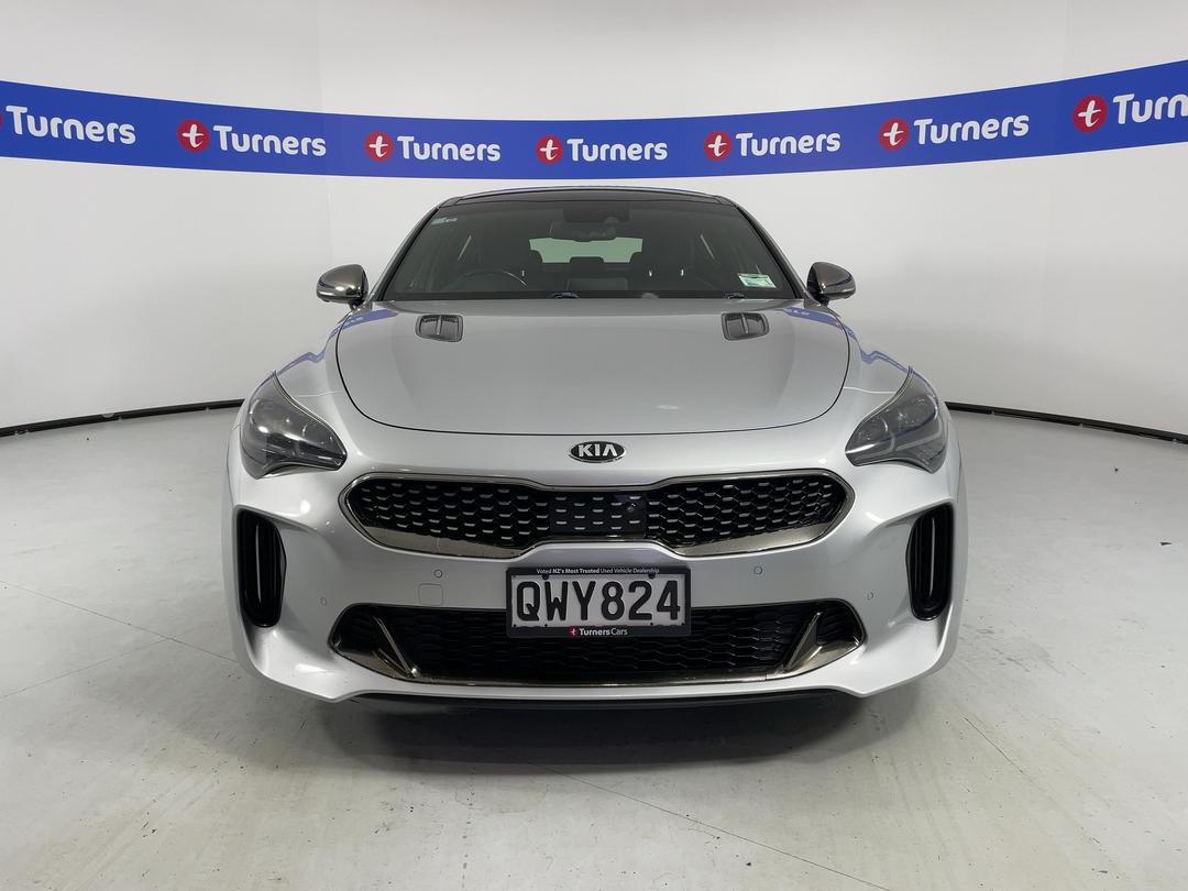 Photo '2' of KIA Stinger