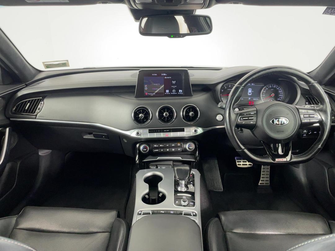 Photo '17' of KIA Stinger