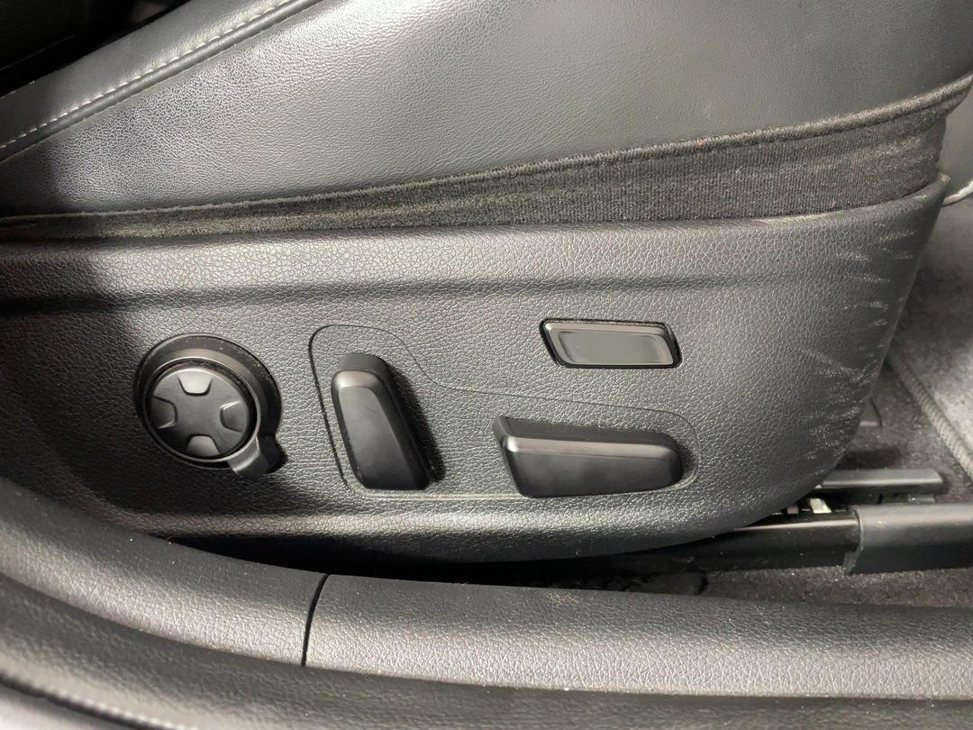 Photo '23' of KIA Stinger