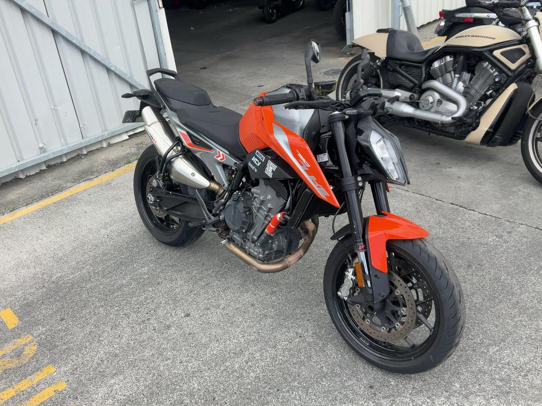 Photo '2' of KTM 790 Duke Photo '2' of KTM 790 Duke