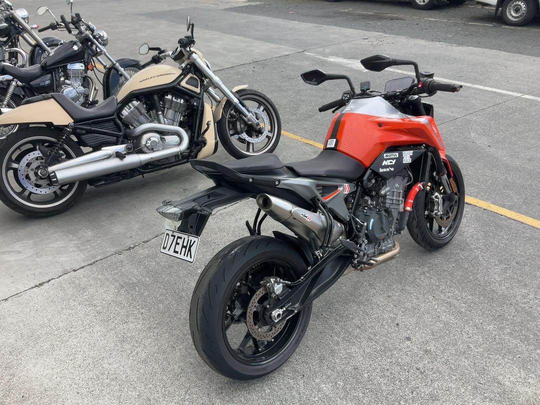 Photo '7' of KTM 790 Duke Photo '7' of KTM 790 Duke