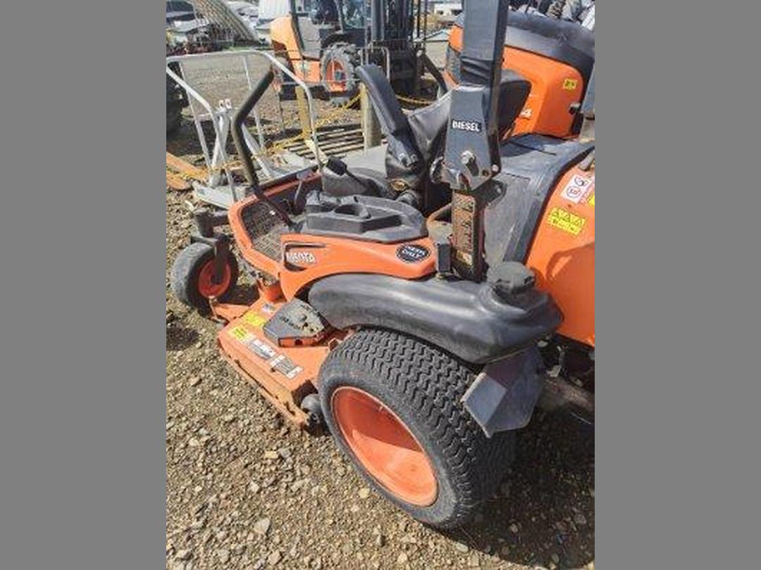 Photo '5' of Kubota ZD1221R Mower