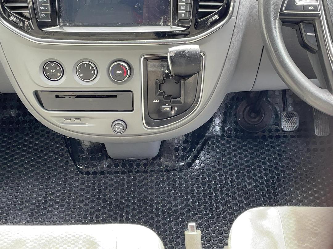 Photo '18' of LDV V80