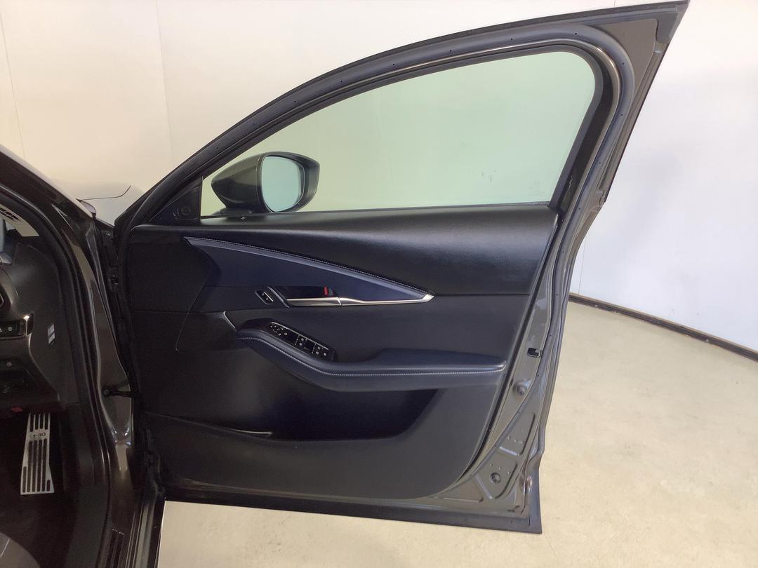 Photo '15' of Mazda CX-30